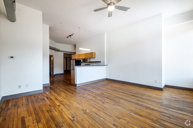 2BR, 2BA - 977SF - Living Room 2 - 1322 W Broad St