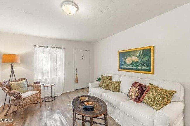 Photo - 333 Leighton Dr
