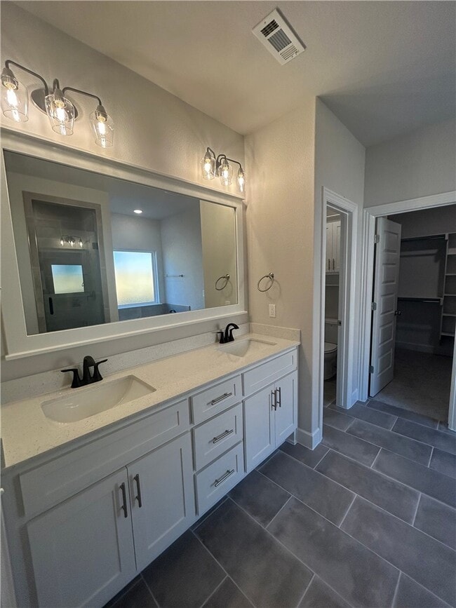 Photo - 2304 Salmon St