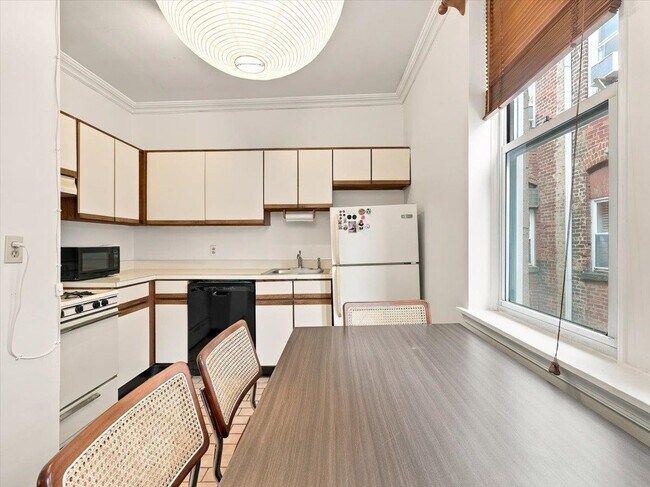 Photo - 711 Willow Ave