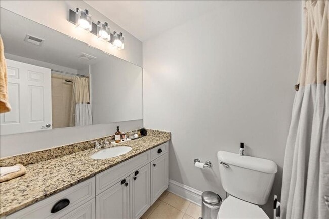 Photo - 3 bedroom in Chicago IL 60613 Unit 3A