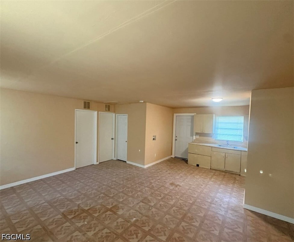 Photo - 227 Maria St