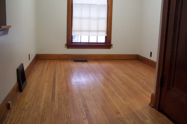 Comedor - 440 Glessner Ave