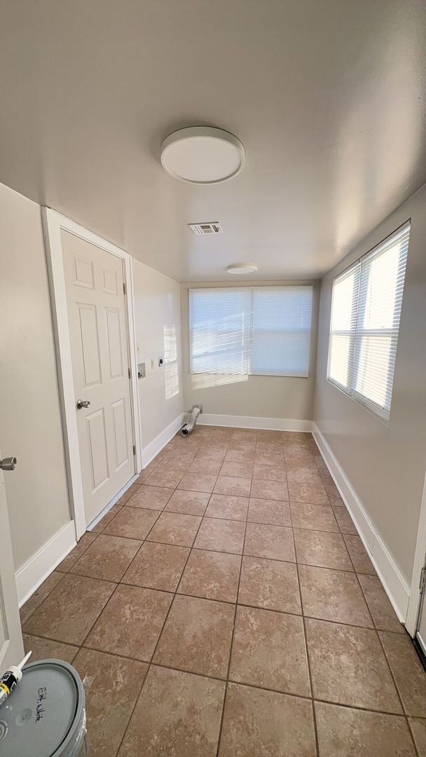 Photo - 415 Kenwood Blvd