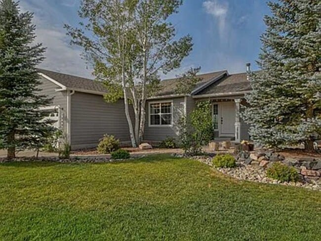 Photo - 15692 Paiute Cir