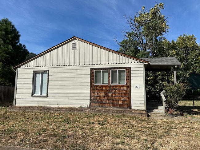 Building Photo - Remodeled 2 bedroom home in Myrtle Creek