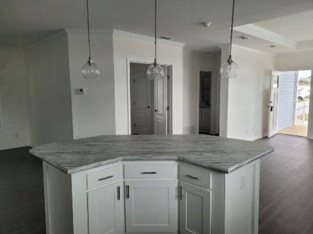 2505 E Bay Dr
