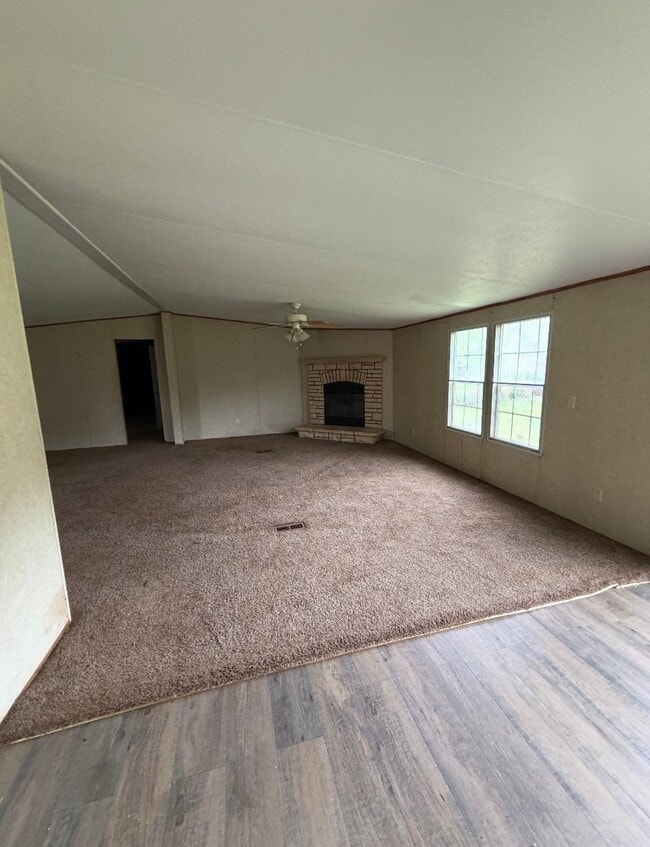 Photo - 121 Pecan Grove Ln