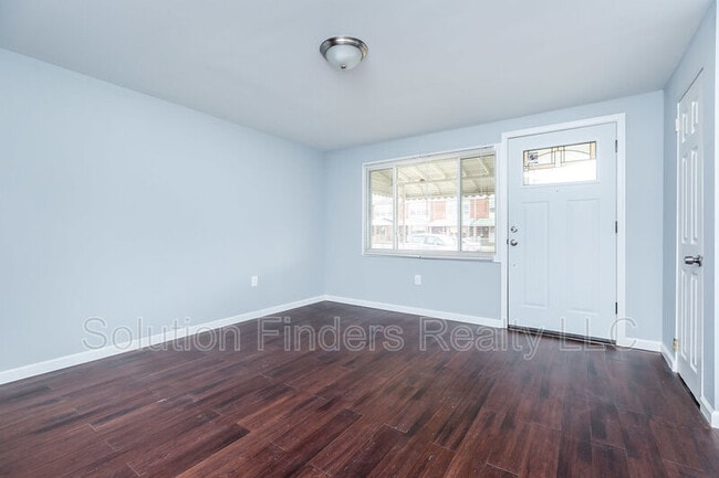 Photo - 2032 Kelmore Rd