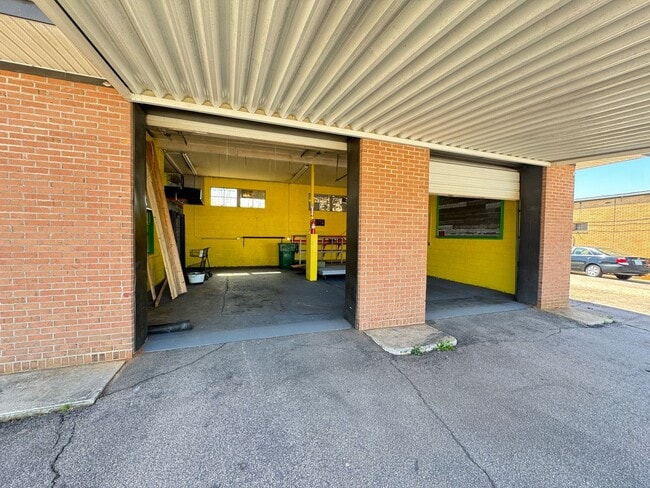 Photo - Prime Commercial Space for Rent in Downtow...