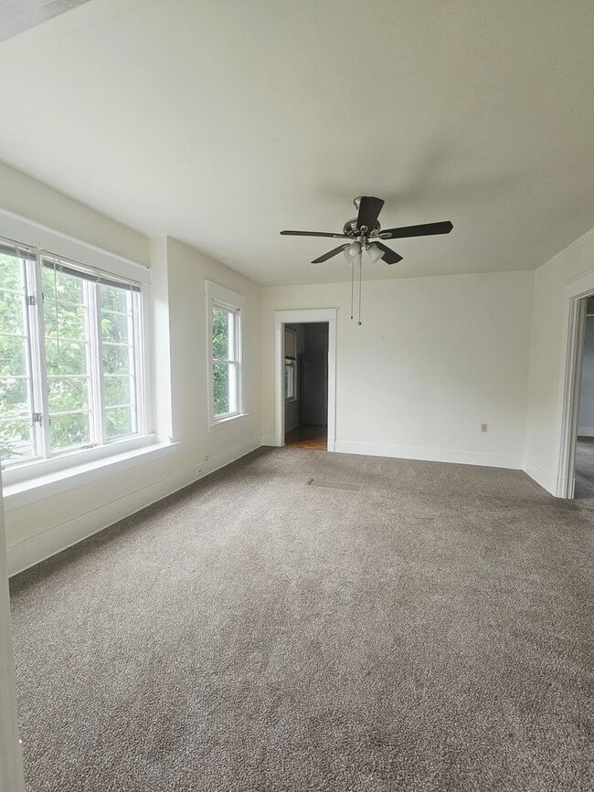 Photo - 731-733 Lincoln Ave. Unit 2nd Floor