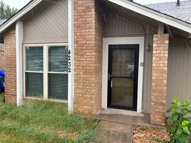 Charming West Norman Duplex - Charming West Norman Duplex House