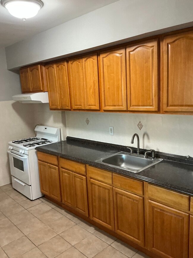 Building Photo - 236 Old Bergen Rd Unit 2