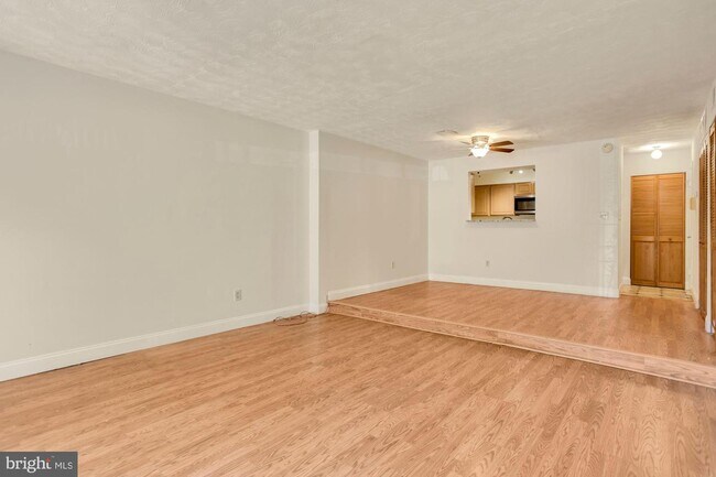 1033 Quincy St NE