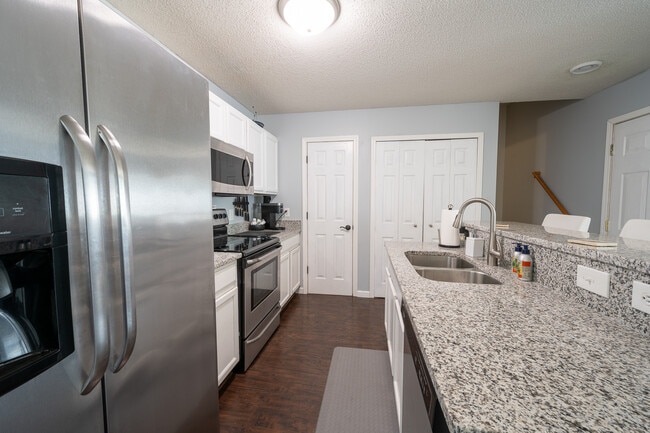 Photo - 7071 Quarry Ave NE