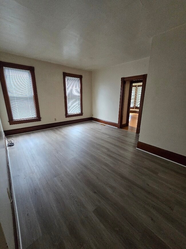 Building Photo - 173 N Chambers St Unit 2 Rental