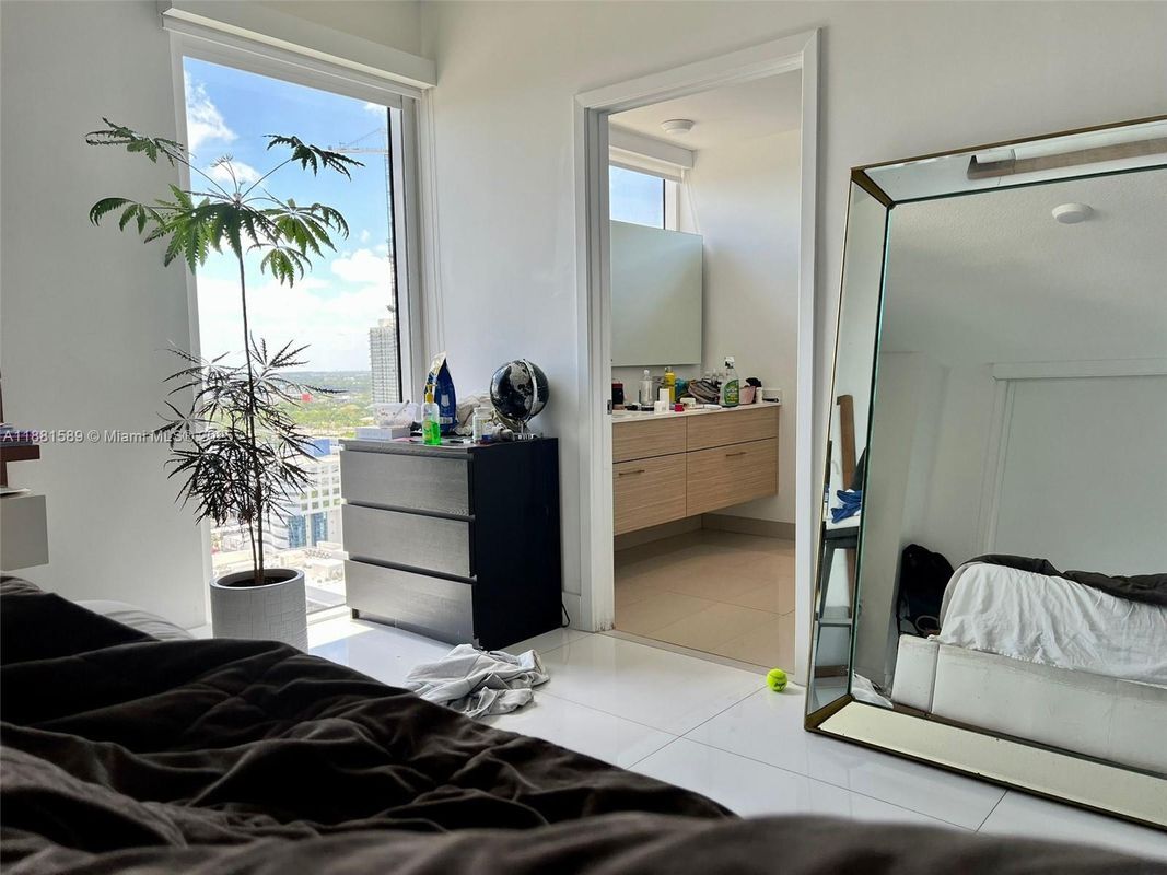 Photo - 600 NE 27th St