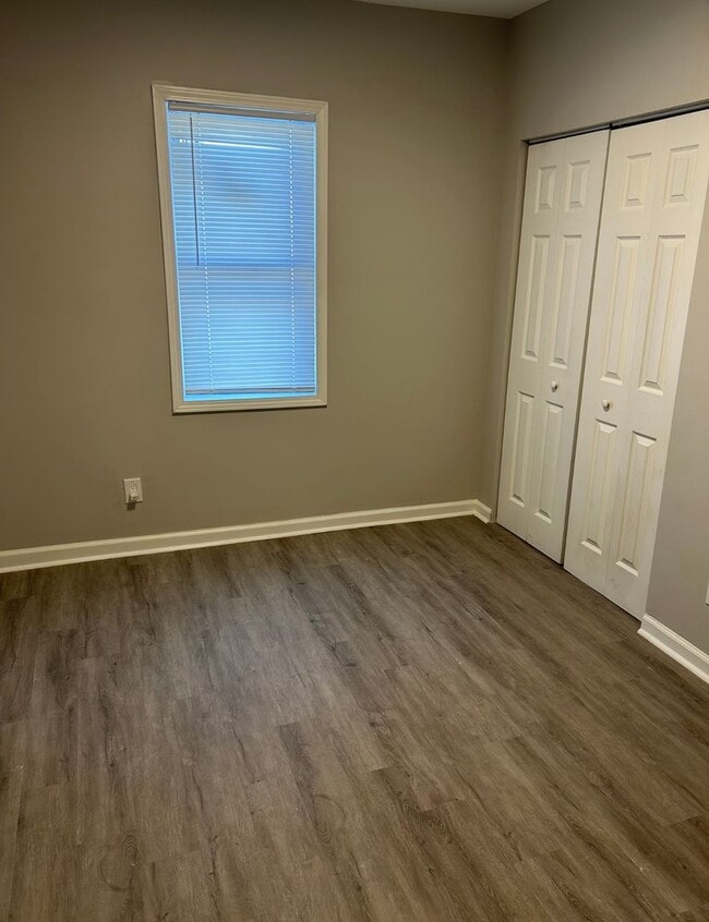 Photo - Beautifully Renovated 3 bedroom house!