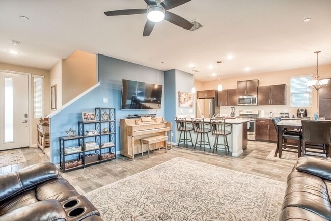 3678 Parkstone Wy