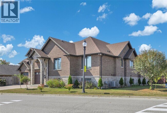 Photo - 498 Sacred Heart Dr