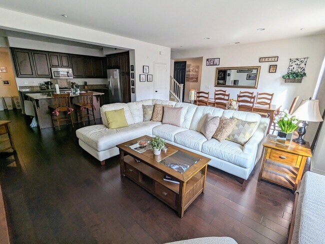 Photo - 2222 Capistrano Way