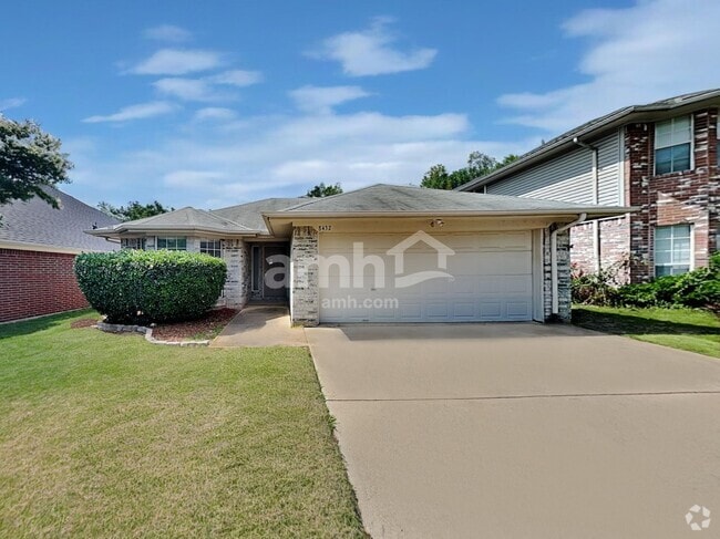 Building Photo - 8432 Odell St Rental