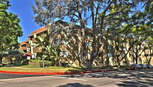 Luxurious 1+bdr, 1bath condo in prime Sher... - Luxurious 1+bdr, 1bath condo in prime Sher...