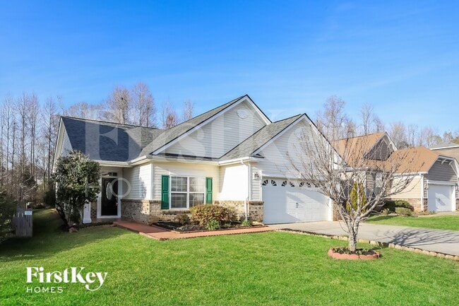 Photo - 182 Norwich Dr