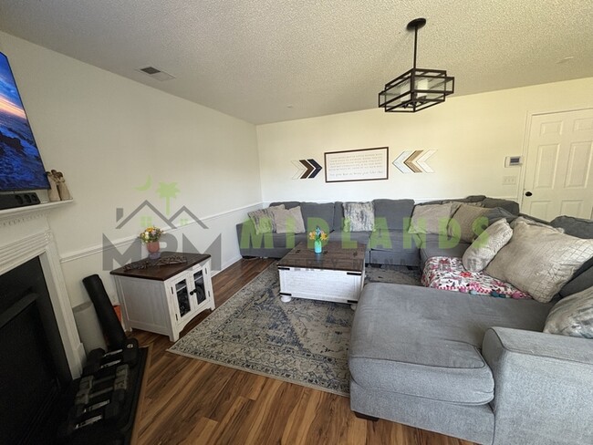 Photo - 233 Seabiscuit Ln