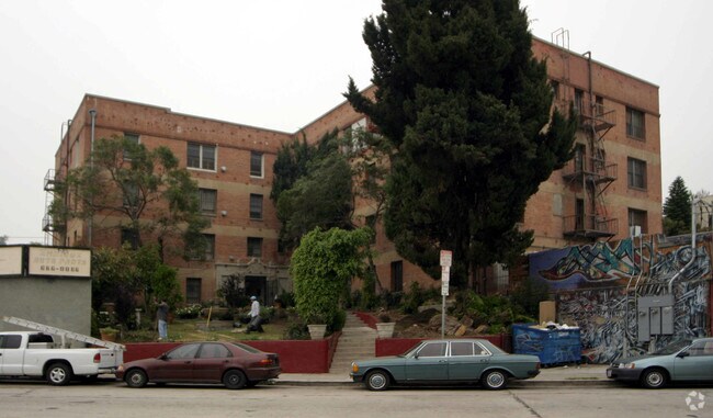 Photo - Crestmont Arms