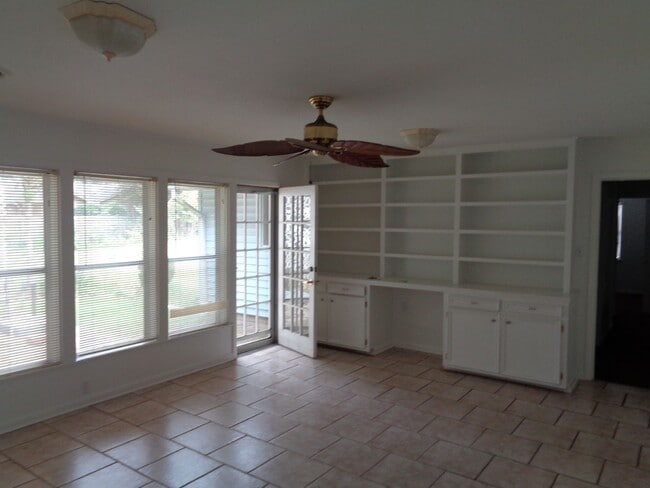 Photo - 1416 Radcliffe St