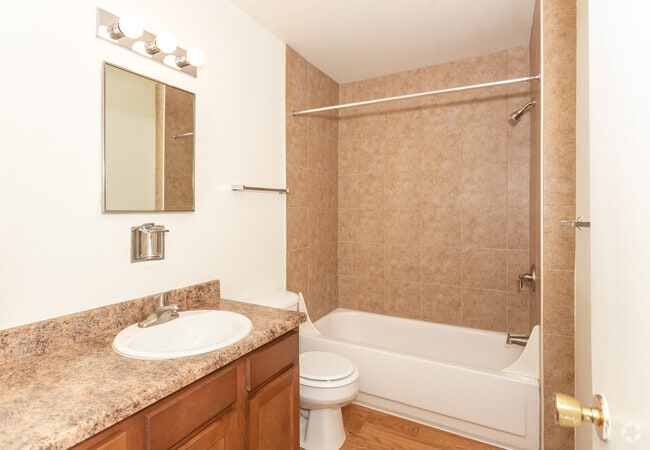 1BR 1BA - 750 SQ FT