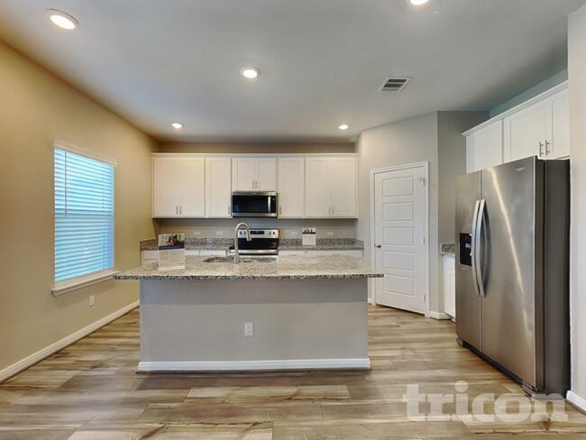 Photo - 13547 Emerson Wy