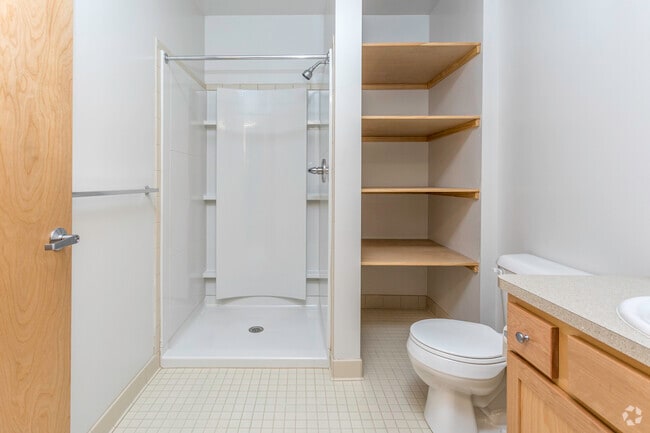 1BR Loft Terrace- 769 SF