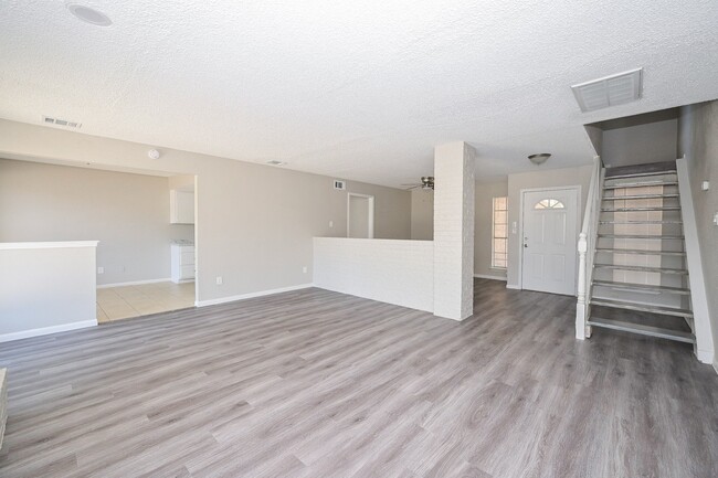Photo - 6731 Inwood W Dr