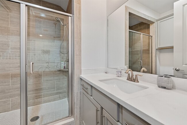 Photo - 1621 Rosewood St