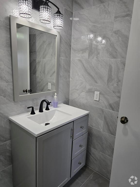 Building Photo - 2461 SW 82nd Ave Unit 103 Rental