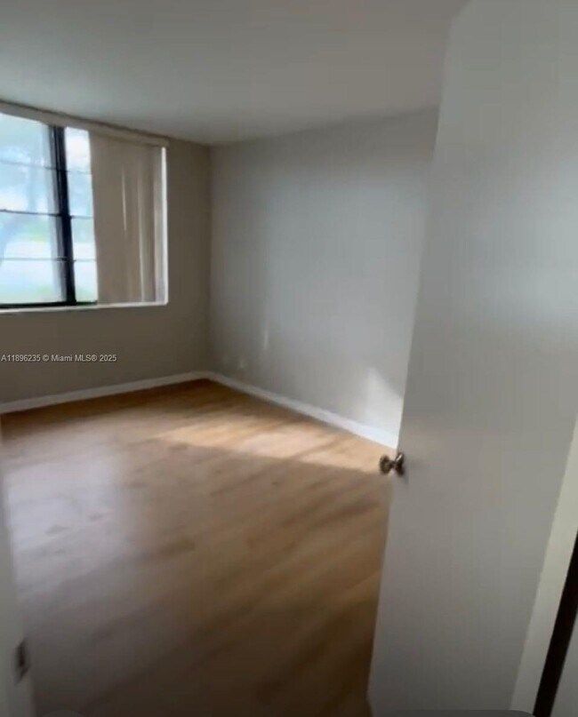 Photo - 212 Lake Pointe Dr Unit 106