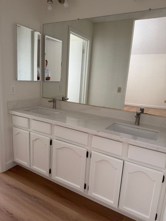 Photo - 230 Bridgeside Cir