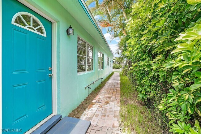 Building Photo - 527 Goodland Dr Rental