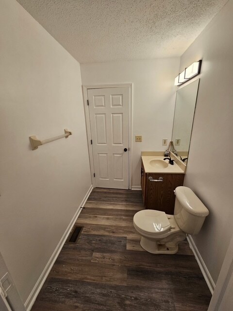 1\2 Bath - 635 Wilderness Trl