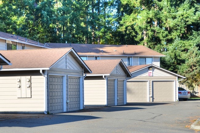 Deerfield West Apartments