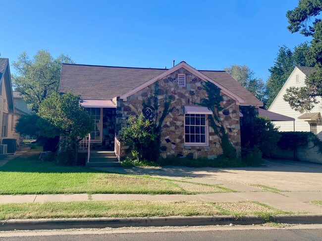 Photo - August Move in