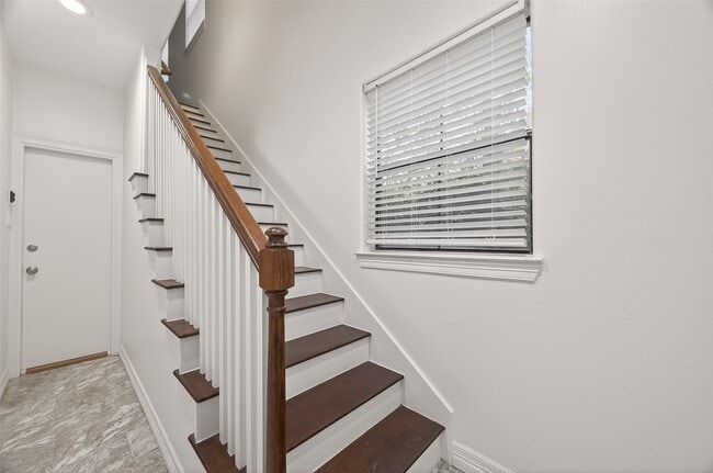 Photo - 118 McGowen St Unit F