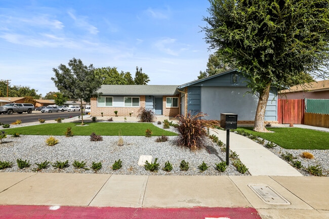 Photo - 3636 W Tulare Ave