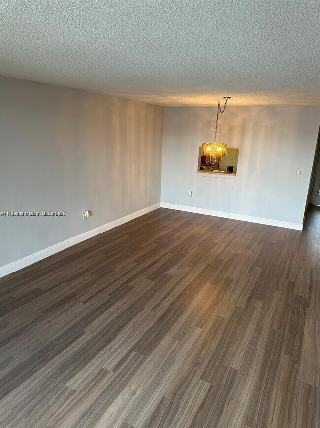 Photo - 1820 N Lauderdale Ave Unidad 3304