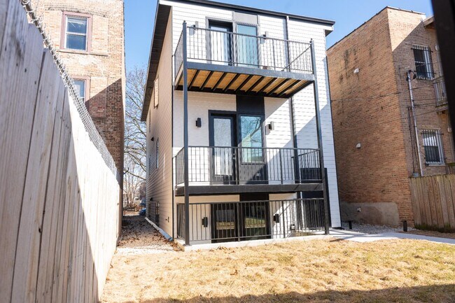 Photo - 6206 S St Lawrence Ave