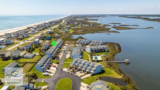 Building Photo - FULLY FURNISHED OFF-SEASON MONTHLY RENTAL ...