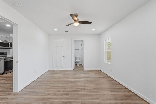 Photo - 5962 Ridgeway Dr