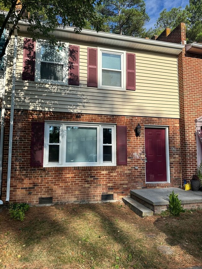 Building Photo - 302 Carroll Dr Rental